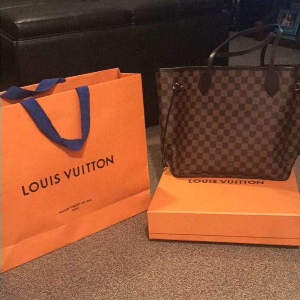 Louis Vuitton neverfull bag